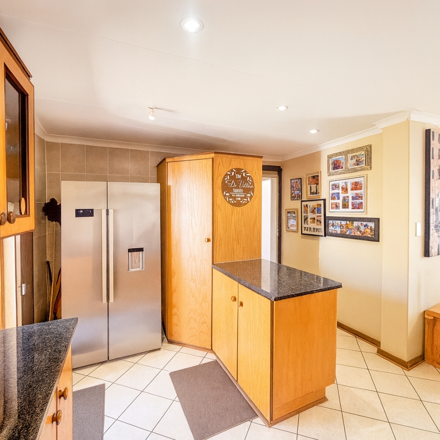 5 Bedroom Property for Sale in Ladybrand Free State
